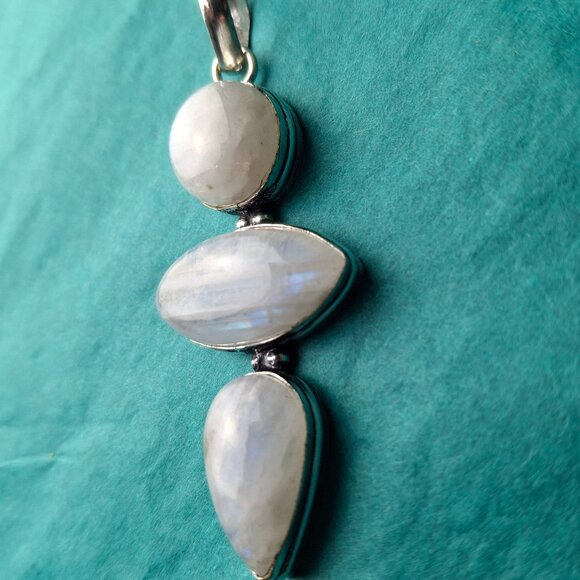2/35$  NWOT  moonstone pendant 925 silver blue irridescence - Picture 3 of 10